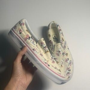 Disney Minnie Mouse Vans NWOT